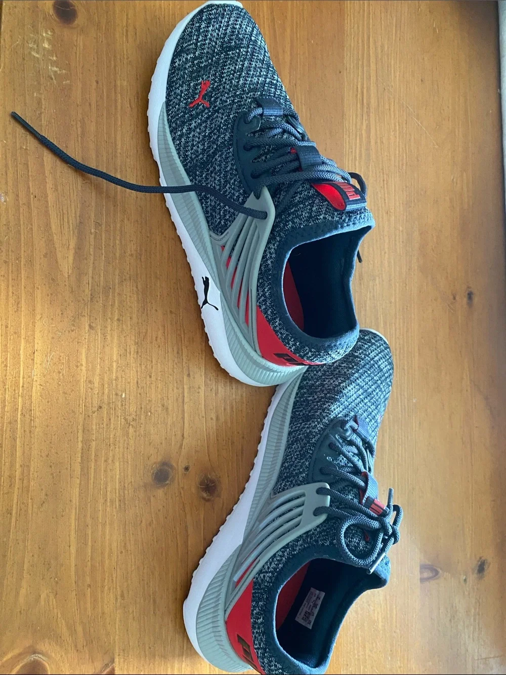Puma Pacer Men's Black and Red Knit Athletic Sneakers Baketball Like New